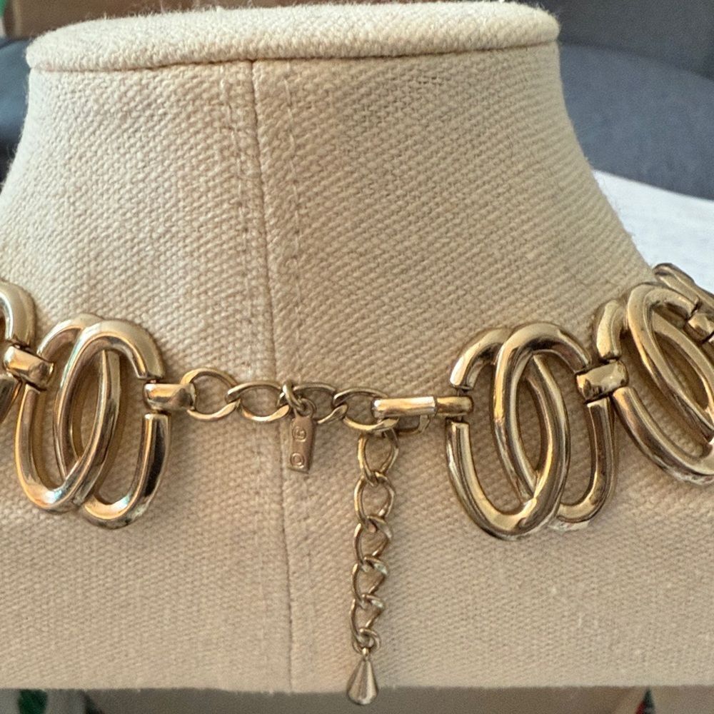 Monet Vintage Roulette Gold Tone Oval Link Collar Necklace. Circa 1956. - Picture 3 of 9